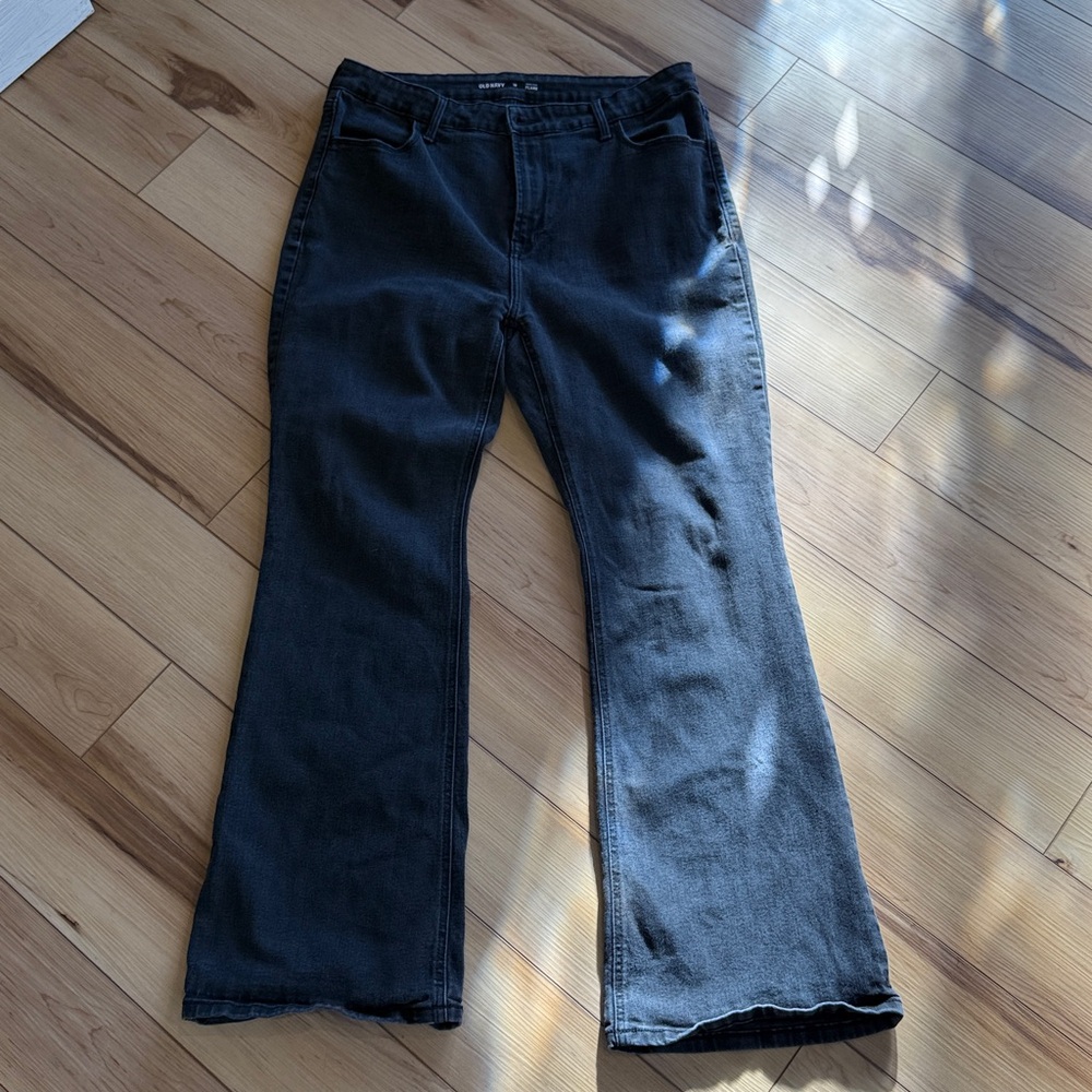 Old Navy Dark Gray/Black High-Rise Flare Jeans